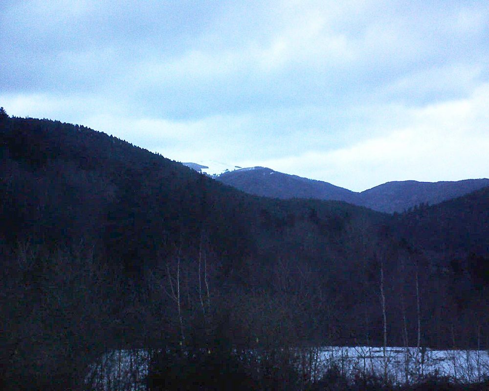 Le petit ballon vu depuis le Domaine Langmatt à Murbach le 10.02.2019 à 17:45 Le petit ballon (Alsace, Vosges) le 10.02.2019 à 17:45