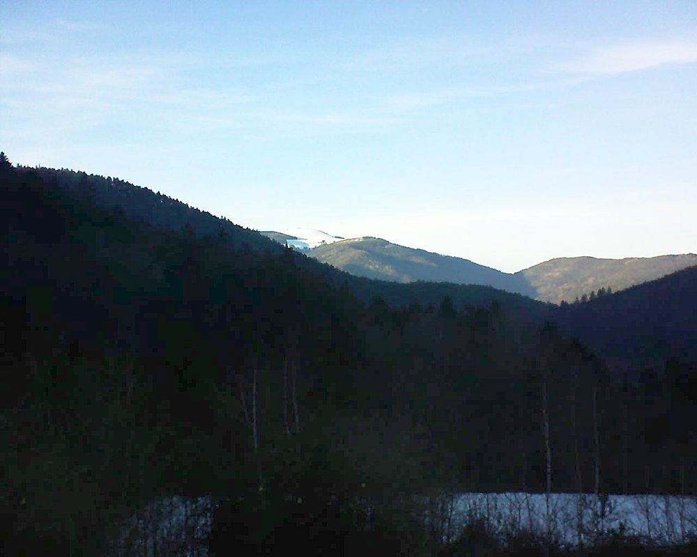 Le petit ballon vu depuis le Domaine Langmatt à Murbach le 13.02.2019 à 16:45 Le petit ballon (Alsace, Vosges) le 13.02.2019 à 16:45