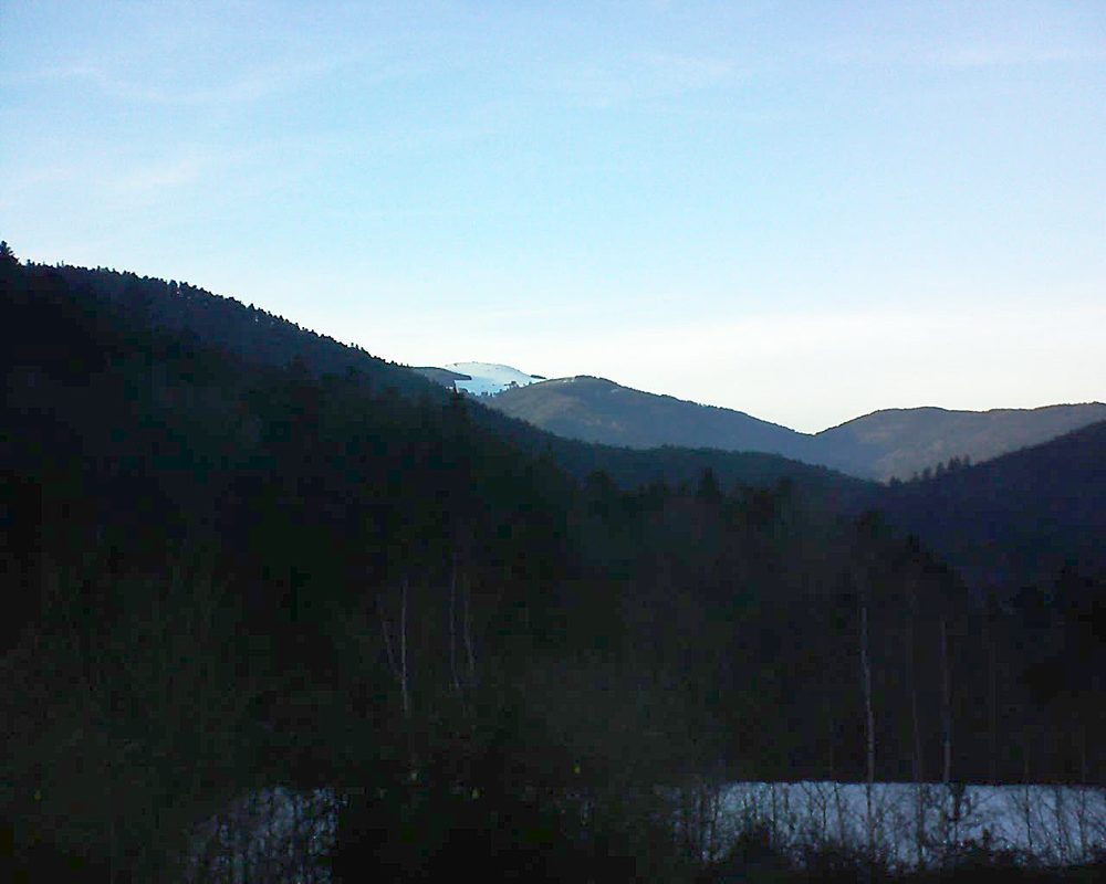 Le petit ballon vu depuis le Domaine Langmatt à Murbach le 13.02.2019 à 17:00 Le petit ballon (Alsace, Vosges) le 13.02.2019 à 17:00