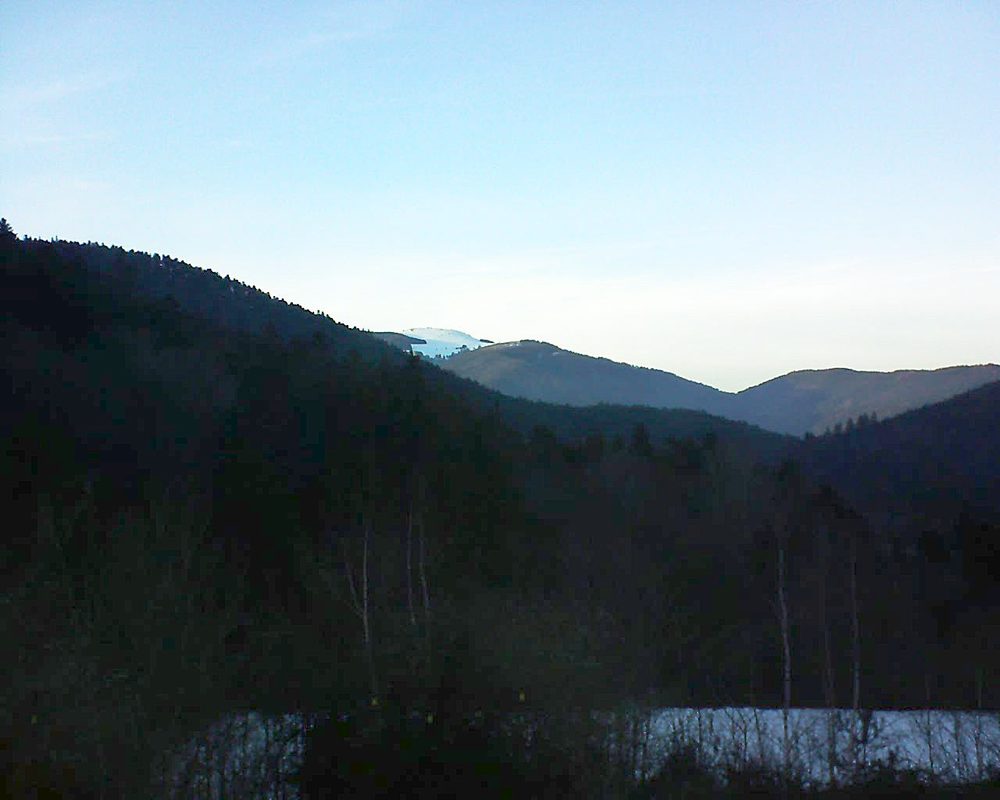 Le petit ballon vu depuis le Domaine Langmatt à Murbach le 13.02.2019 à 17:15 Le petit ballon (Alsace, Vosges) le 13.02.2019 à 17:15