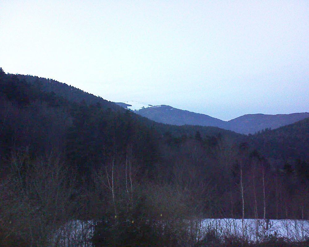 Le petit ballon vu depuis le Domaine Langmatt à Murbach le 13.02.2019 à 18:00 Le petit ballon (Alsace, Vosges) le 13.02.2019 à 18:00