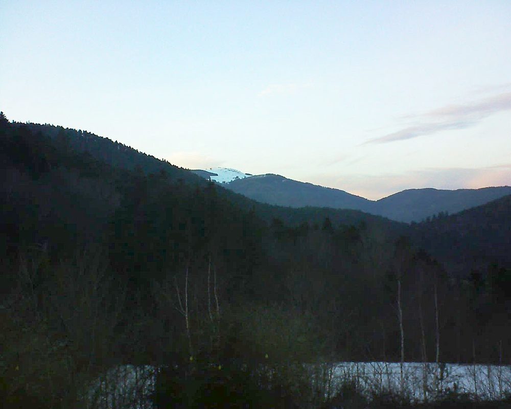 Le petit ballon vu depuis le Domaine Langmatt à Murbach le 14.02.2019 à 17:45 Le petit ballon (Alsace, Vosges) le 14.02.2019 à 17:45