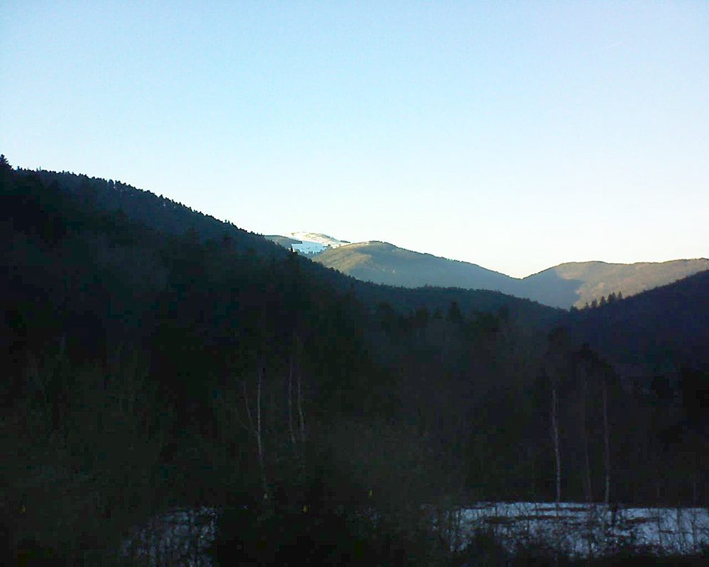 Le petit ballon vu depuis le Domaine Langmatt à Murbach le 16.02.2019 à 17:15 Le petit ballon (Alsace, Vosges) le 16.02.2019 à 17:15