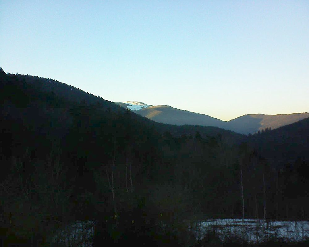 Le petit ballon vu depuis le Domaine Langmatt à Murbach le 16.02.2019 à 17:30 Le petit ballon (Alsace, Vosges) le 16.02.2019 à 17:30