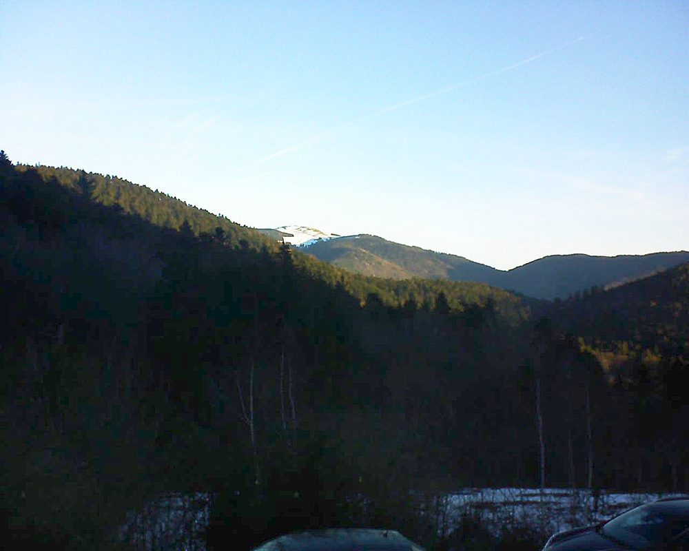 Le petit ballon vu depuis le Domaine Langmatt à Murbach le 17.02.2019 à 08:00 Le petit ballon (Alsace, Vosges) le 17.02.2019 à 08:00