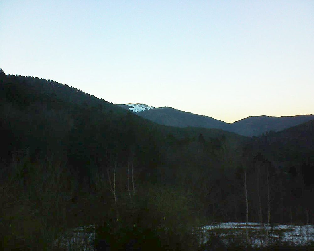 Le petit ballon vu depuis le Domaine Langmatt à Murbach le 17.02.2019 à 17:45 Le petit ballon (Alsace, Vosges) le 17.02.2019 à 17:45