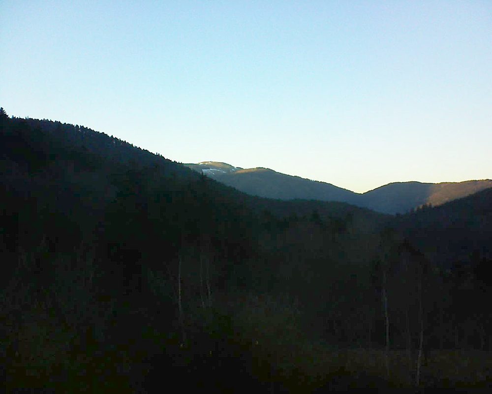 Le petit ballon vu depuis le Domaine Langmatt à Murbach le 24.02.2019 à 17:45 Le petit ballon (Alsace, Vosges) le 24.02.2019 à 17:45