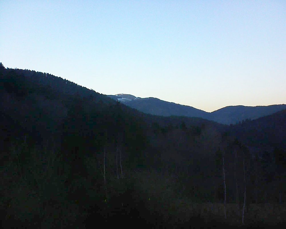Le petit ballon vu depuis le Domaine Langmatt à Murbach le 24.02.2019 à 18:00 Le petit ballon (Alsace, Vosges) le 24.02.2019 à 18:00