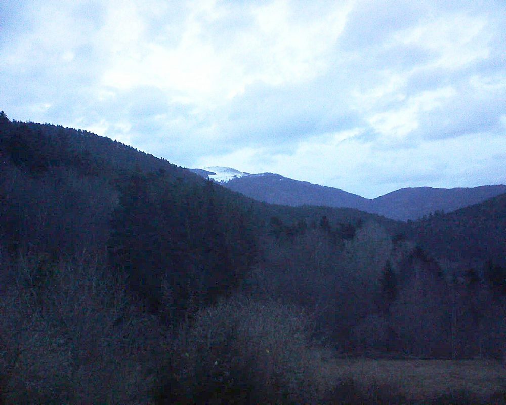 Le petit ballon vu depuis le Domaine Langmatt à Murbach le 05.03.2019 à 18:30 Le petit ballon (Alsace, Vosges) le 05.03.2019 à 18:30