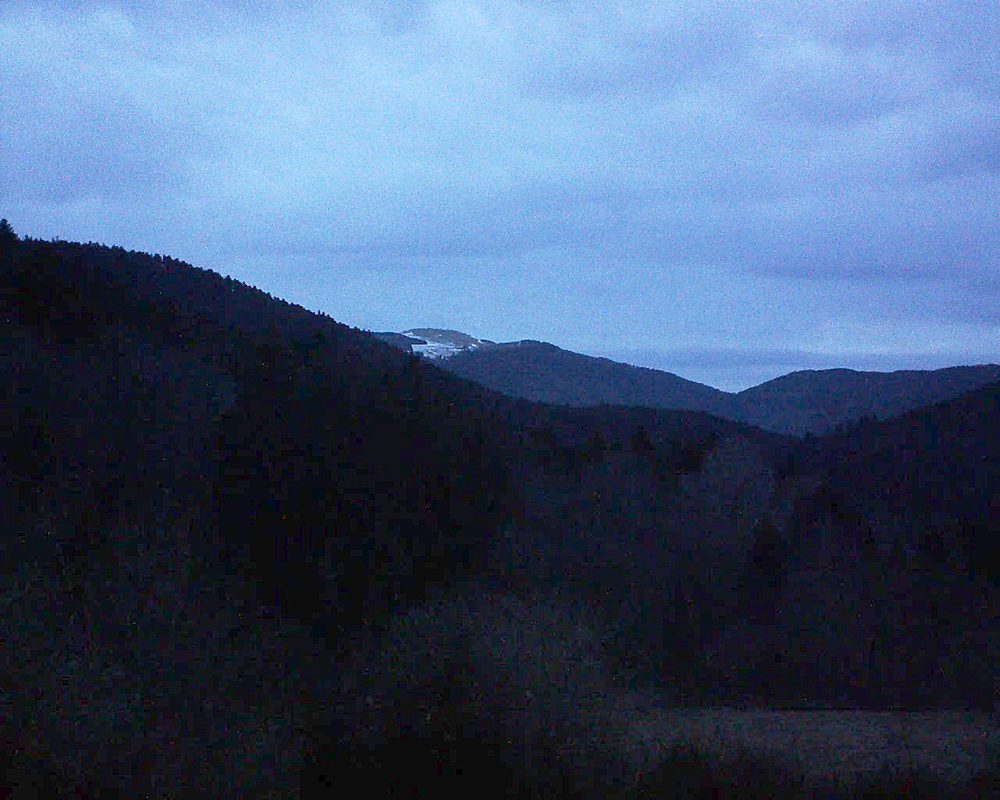 Le petit ballon vu depuis le Domaine Langmatt à Murbach le 06.03.2019 à 18:30 Le petit ballon (Alsace, Vosges) le 06.03.2019 à 18:30