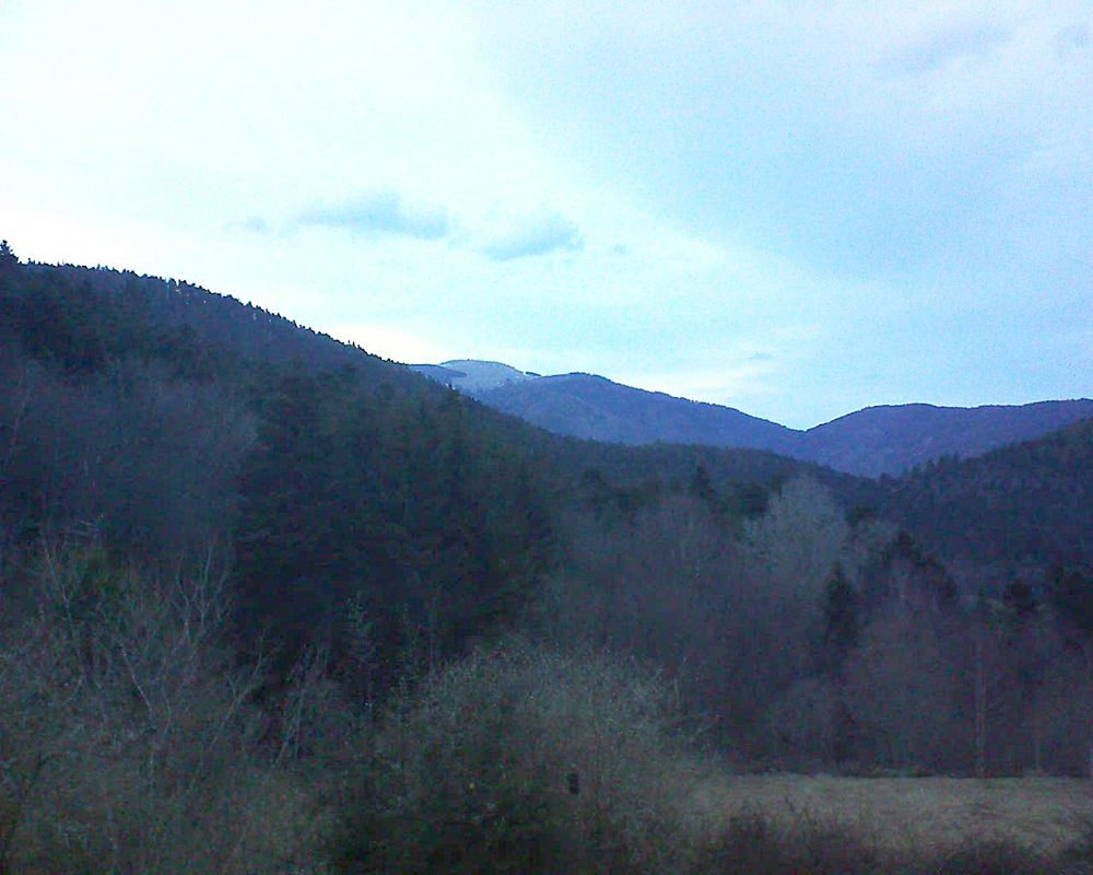 Le petit ballon vu depuis le Domaine Langmatt à Murbach le 08.03.2019 à 18:30 Le petit ballon (Alsace, Vosges) le 08.03.2019 à 18:30