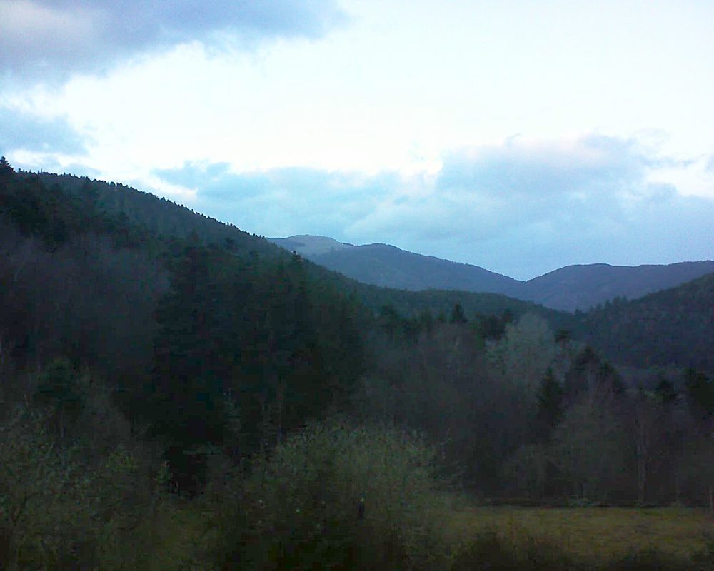 Le petit ballon vu depuis le Domaine Langmatt à Murbach le 10.03.2019 à 18:00 Le petit ballon (Alsace, Vosges) le 10.03.2019 à 18:00