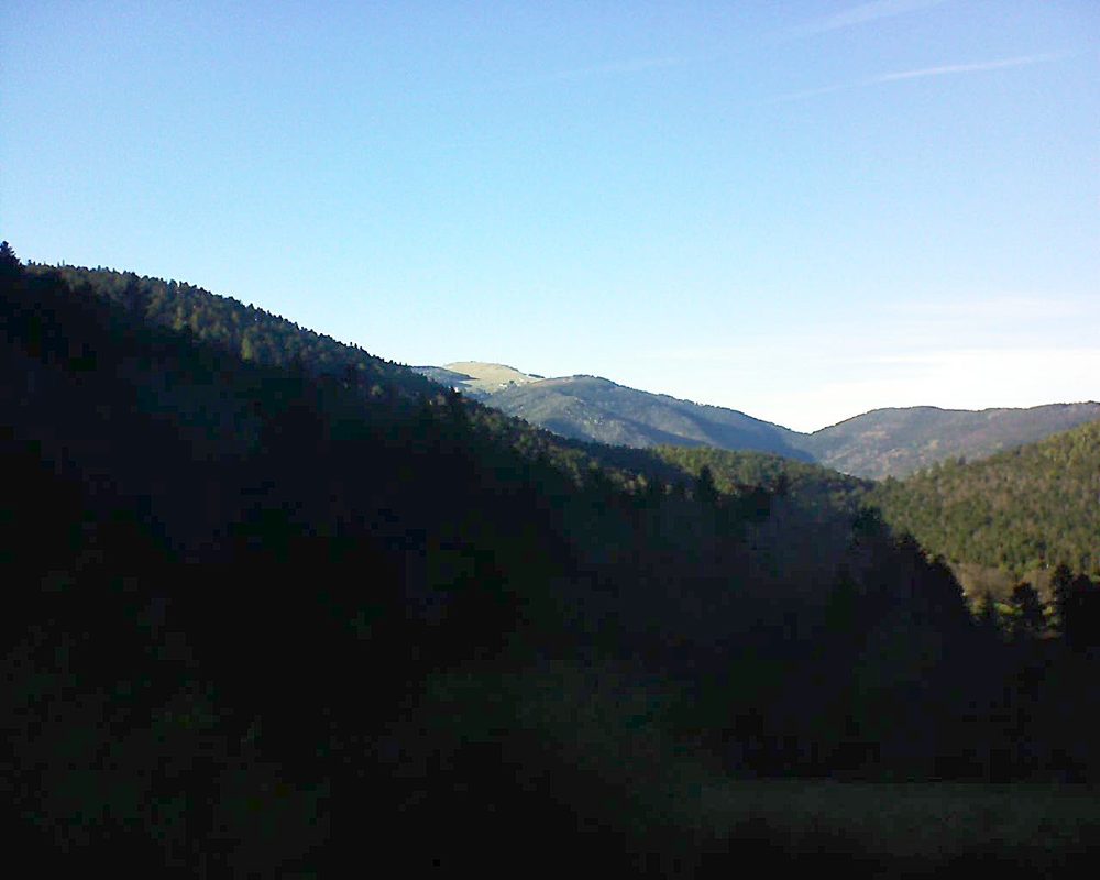 Le petit ballon vu depuis le Domaine Langmatt à Murbach le 16.03.2019 à 16:45 Le petit ballon (Alsace, Vosges) le 16.03.2019 à 16:45