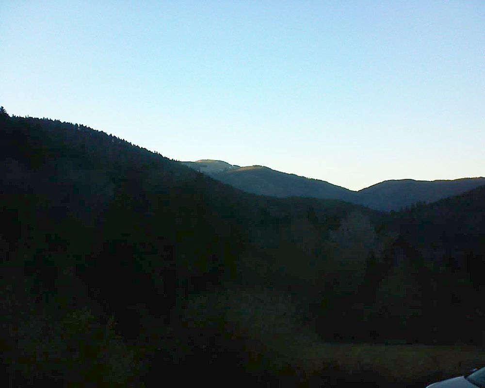 Le petit ballon vu depuis le Domaine Langmatt à Murbach le 16.03.2019 à 18:15 Le petit ballon (Alsace, Vosges) le 16.03.2019 à 18:15