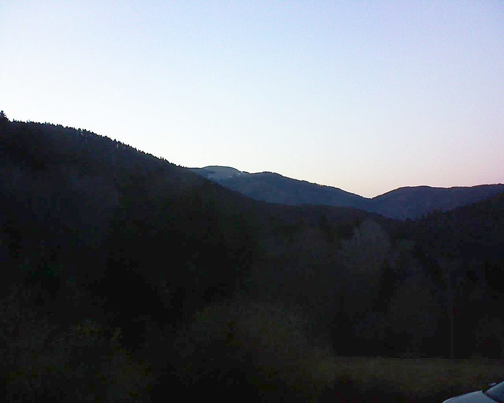 Le petit ballon vu depuis le Domaine Langmatt à Murbach le 16.03.2019 à 18:45 Le petit ballon (Alsace, Vosges) le 16.03.2019 à 18:45