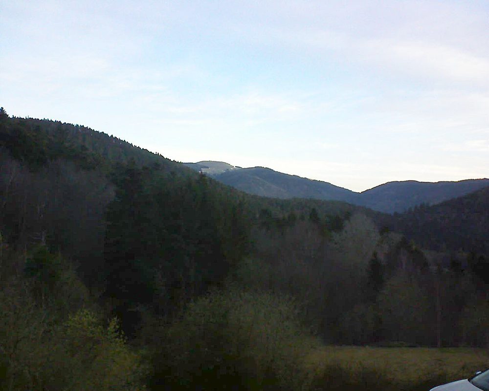 Le petit ballon vu depuis le Domaine Langmatt à Murbach le 17.03.2019 à 07:00 Le petit ballon (Alsace, Vosges) le 17.03.2019 à 07:00