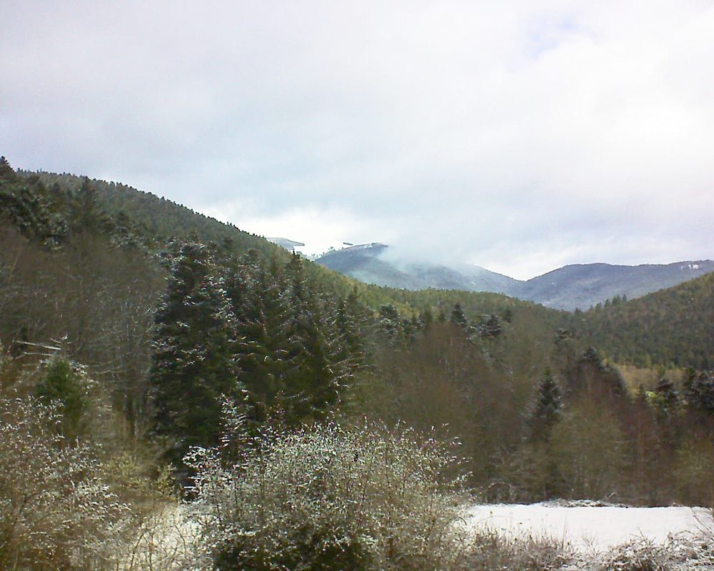 Le petit ballon vu depuis le Domaine Langmatt à Murbach le 18.03.2019 à 09:45 Le petit ballon (Alsace, Vosges) le 18.03.2019 à 09:45