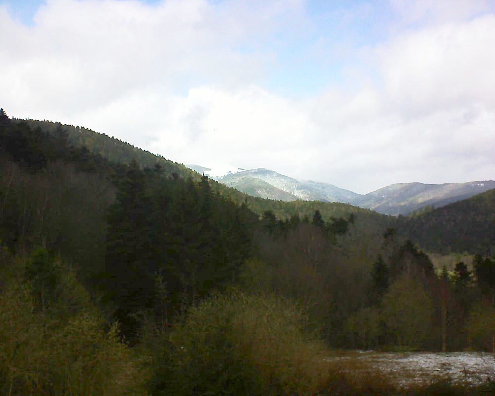 Le petit ballon vu depuis le Domaine Langmatt à Murbach le 18.03.2019 à 12:30 Le petit ballon (Alsace, Vosges) le 18.03.2019 à 12:30