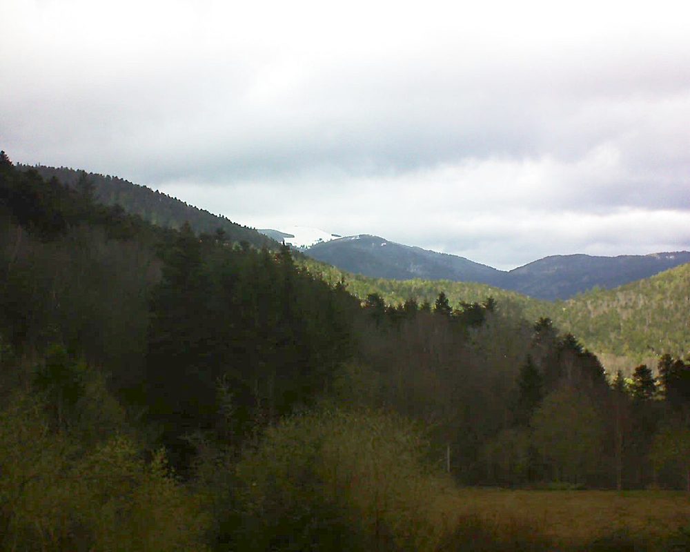 Le petit ballon vu depuis le Domaine Langmatt à Murbach le 18.03.2019 à 13:45 Le petit ballon (Alsace, Vosges) le 18.03.2019 à 13:45