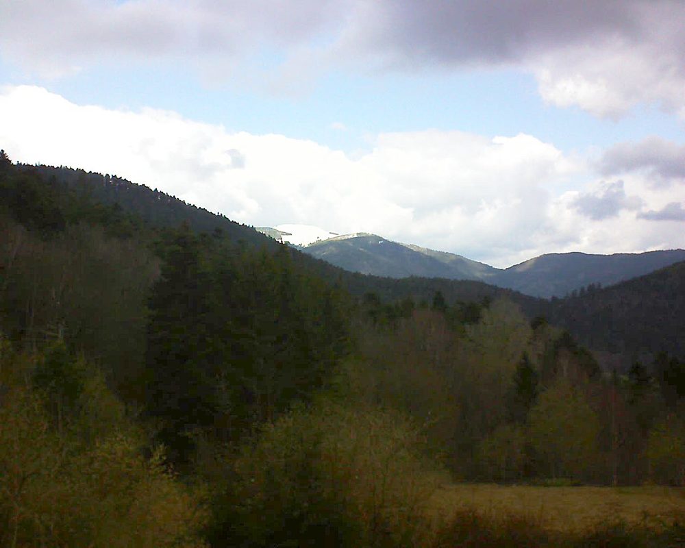 Le petit ballon vu depuis le Domaine Langmatt à Murbach le 19.03.2019 à 12:30 Le petit ballon (Alsace, Vosges) le 19.03.2019 à 12:30