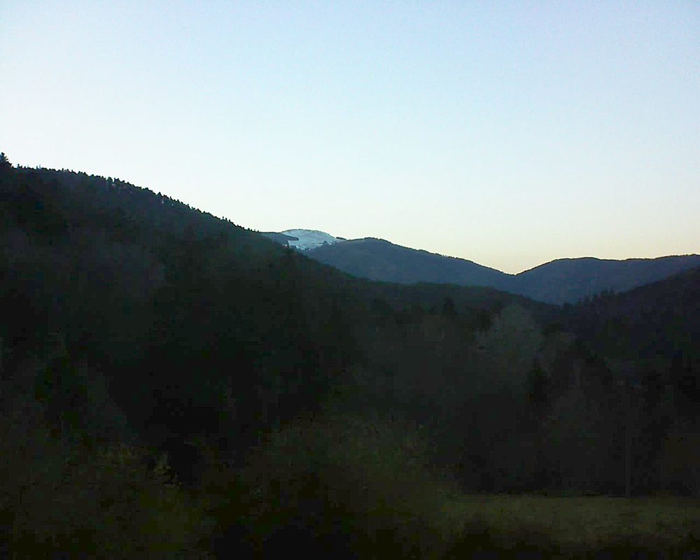 Le petit ballon vu depuis le Domaine Langmatt à Murbach le 19.03.2019 à 18:30 Le petit ballon (Alsace, Vosges) le 19.03.2019 à 18:30