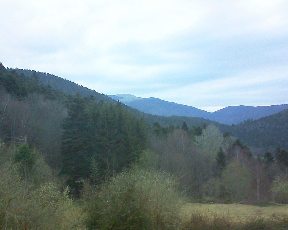 Le petit ballon vu depuis le Domaine Langmatt à Murbach le 26.03.2019 à 18:45 Le petit ballon (Alsace, Vosges) le 26.03.2019 à 18:45