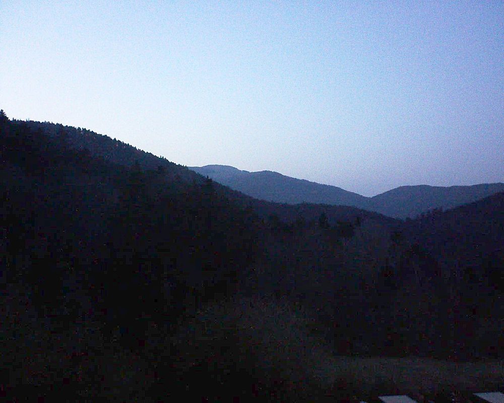 Le petit ballon vu depuis le Domaine Langmatt à Murbach le 29.03.2019 à 19:15 Le petit ballon (Alsace, Vosges) le 29.03.2019 à 19:15