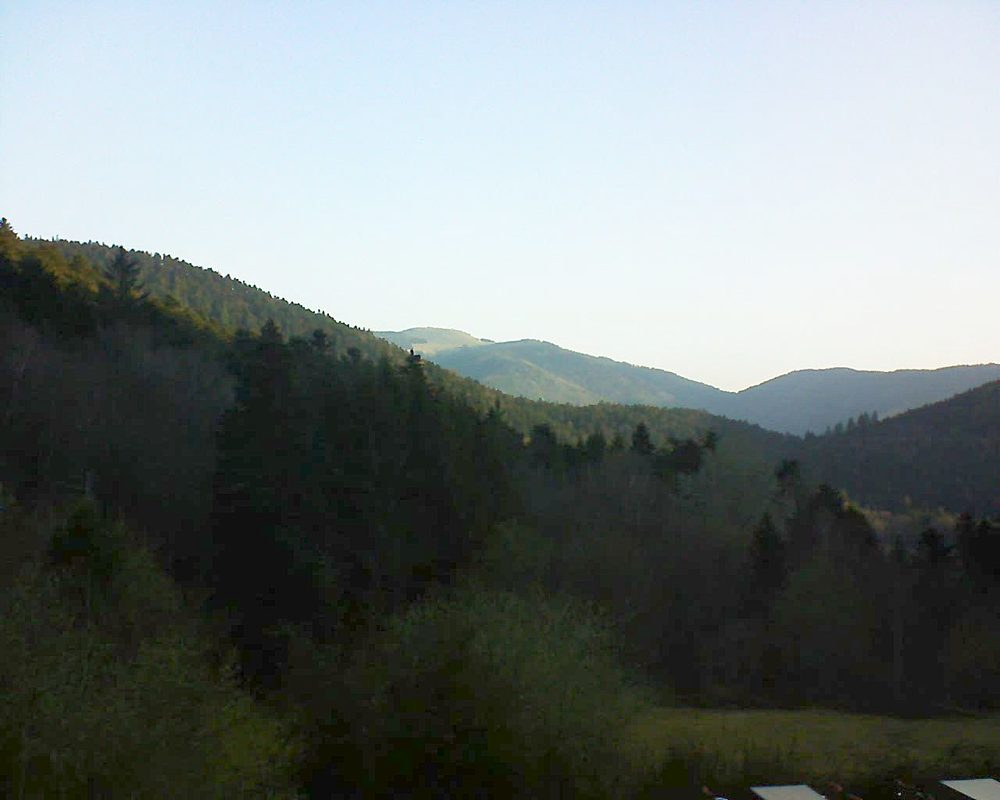 Le petit ballon vu depuis le Domaine Langmatt à Murbach le 31.03.2019 à 08:00 Le petit ballon (Alsace, Vosges) le 31.03.2019 à 08:00