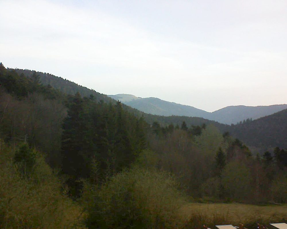 Le petit ballon vu depuis le Domaine Langmatt à Murbach le 02.04.2019 à 07:30 Le petit ballon (Alsace, Vosges) le 02.04.2019 à 07:30