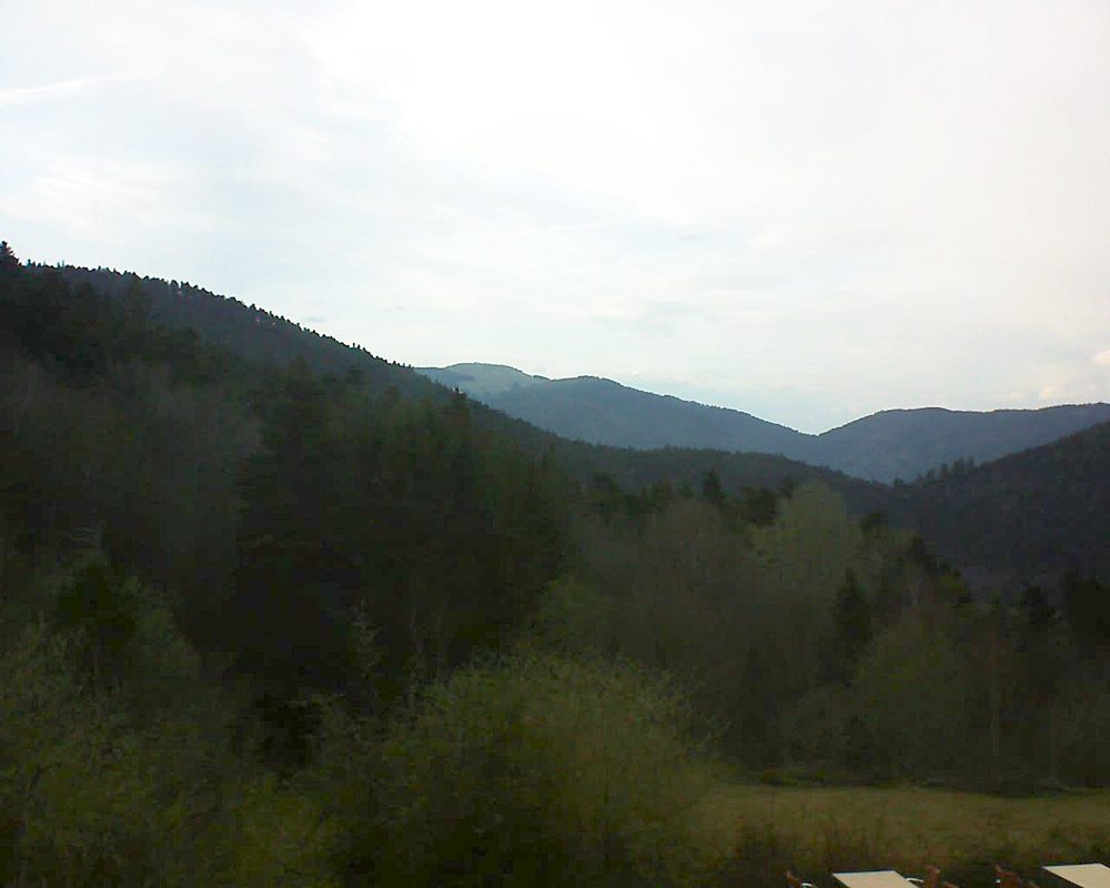 Le petit ballon vu depuis le Domaine Langmatt à Murbach le 02.04.2019 à 19:30 Le petit ballon (Alsace, Vosges) le 02.04.2019 à 19:30