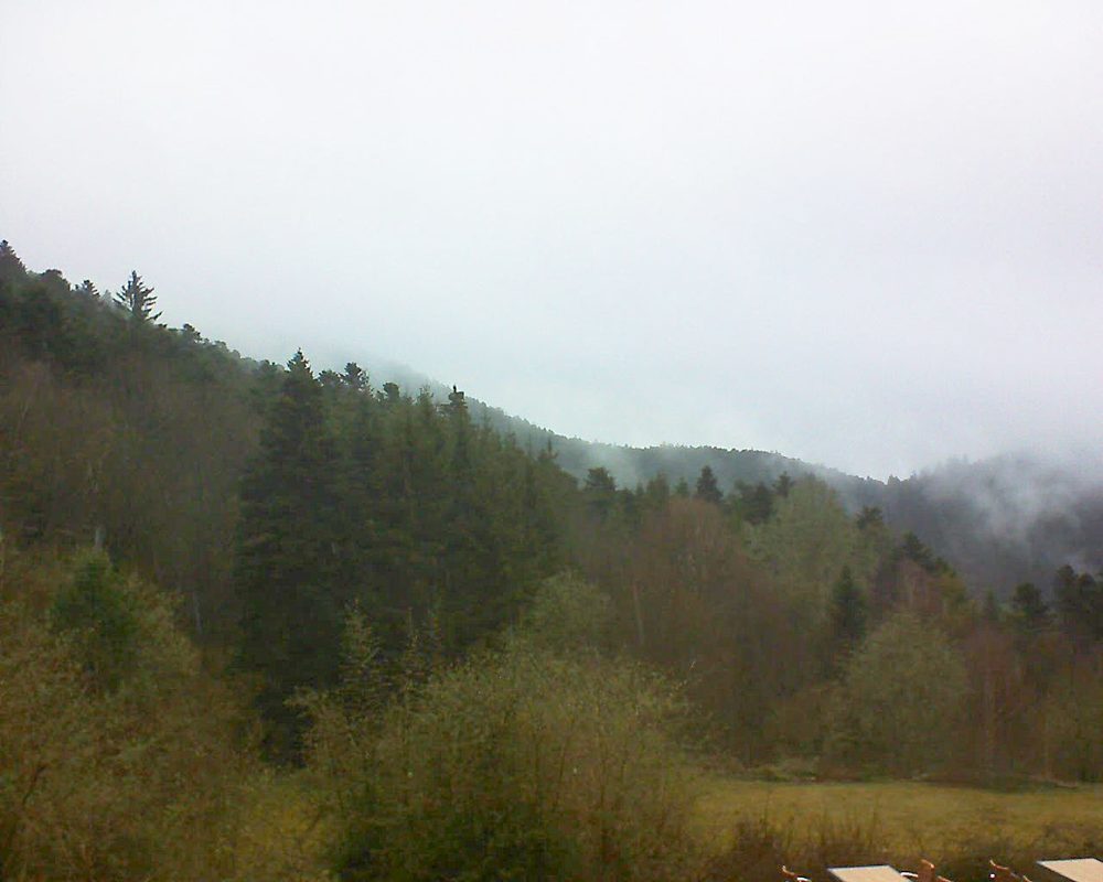 Le petit ballon vu depuis le Domaine Langmatt à Murbach le 03.04.2019 à 18:30 Le petit ballon (Alsace, Vosges) le 03.04.2019 à 18:30