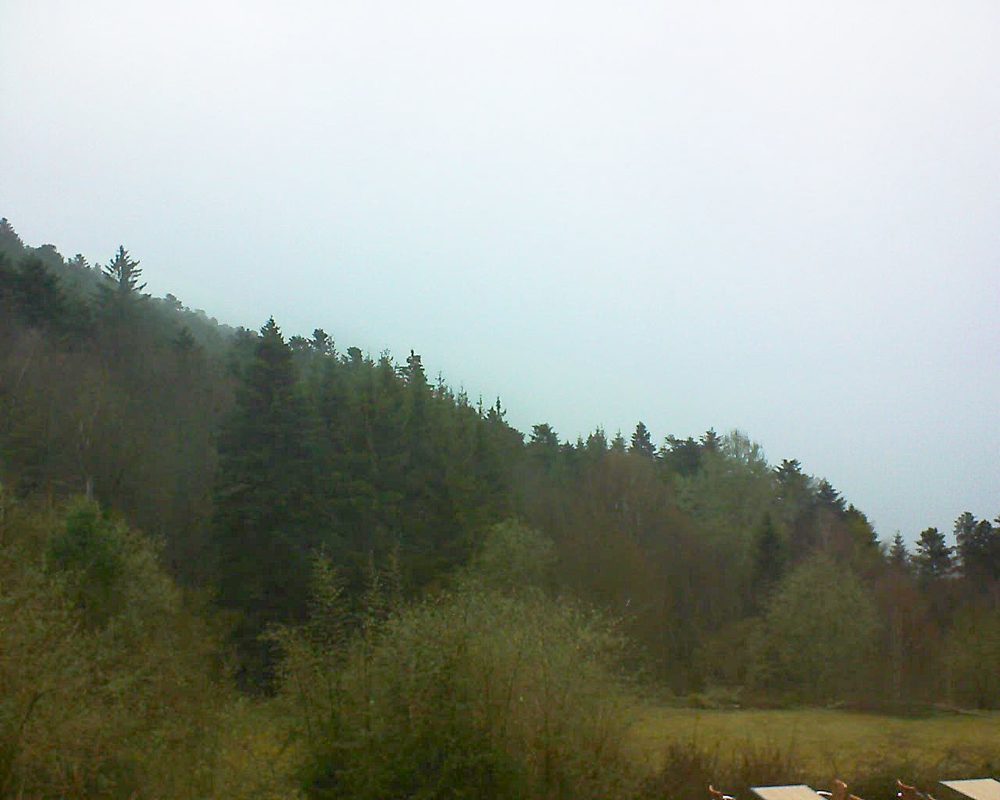 Le petit ballon vu depuis le Domaine Langmatt à Murbach le 03.04.2019 à 19:00 Le petit ballon (Alsace, Vosges) le 03.04.2019 à 19:00