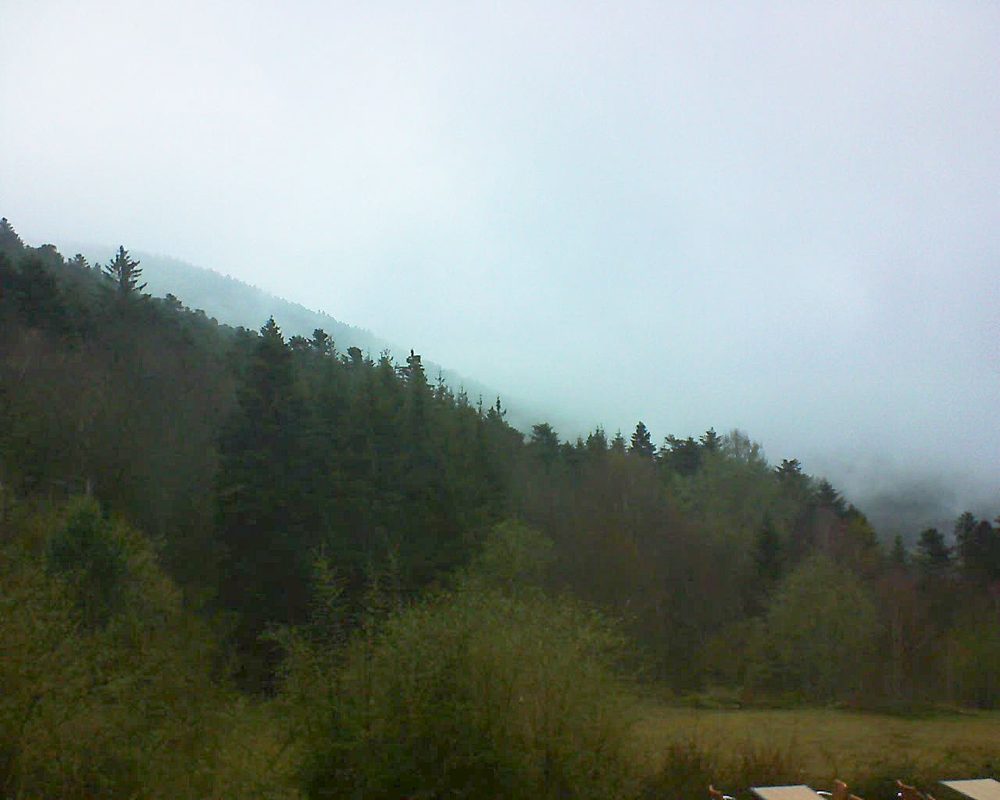 Le petit ballon vu depuis le Domaine Langmatt à Murbach le 03.04.2019 à 19:15 Le petit ballon (Alsace, Vosges) le 03.04.2019 à 19:15