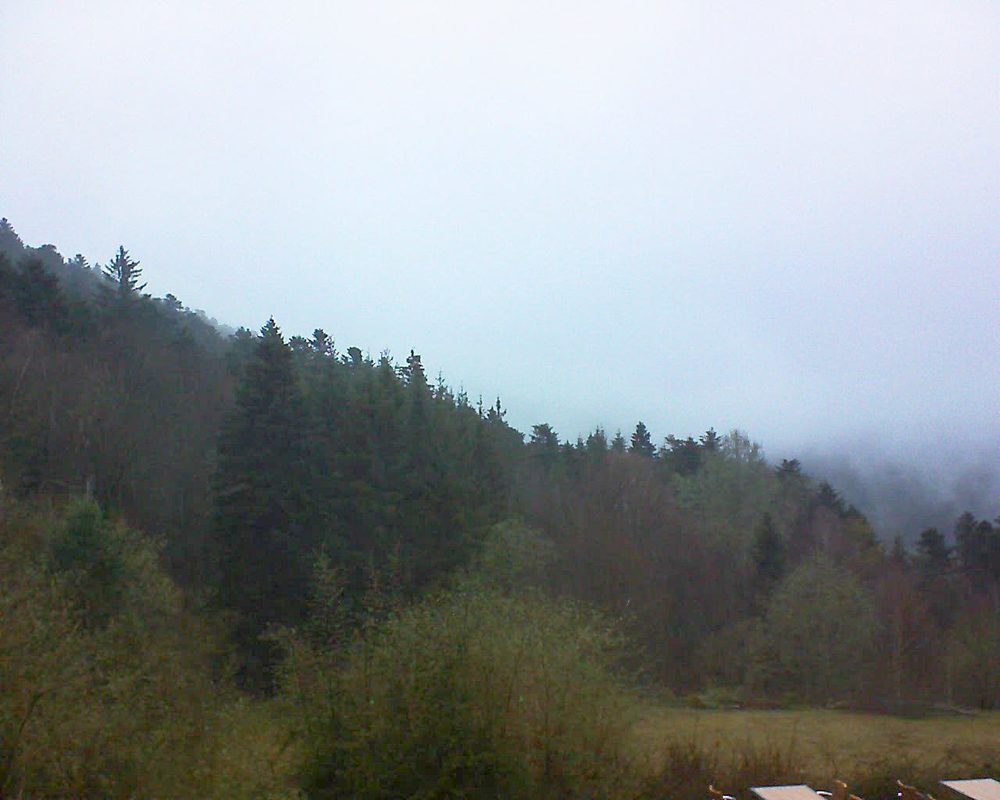 Le petit ballon vu depuis le Domaine Langmatt à Murbach le 03.04.2019 à 19:30 Le petit ballon (Alsace, Vosges) le 03.04.2019 à 19:30