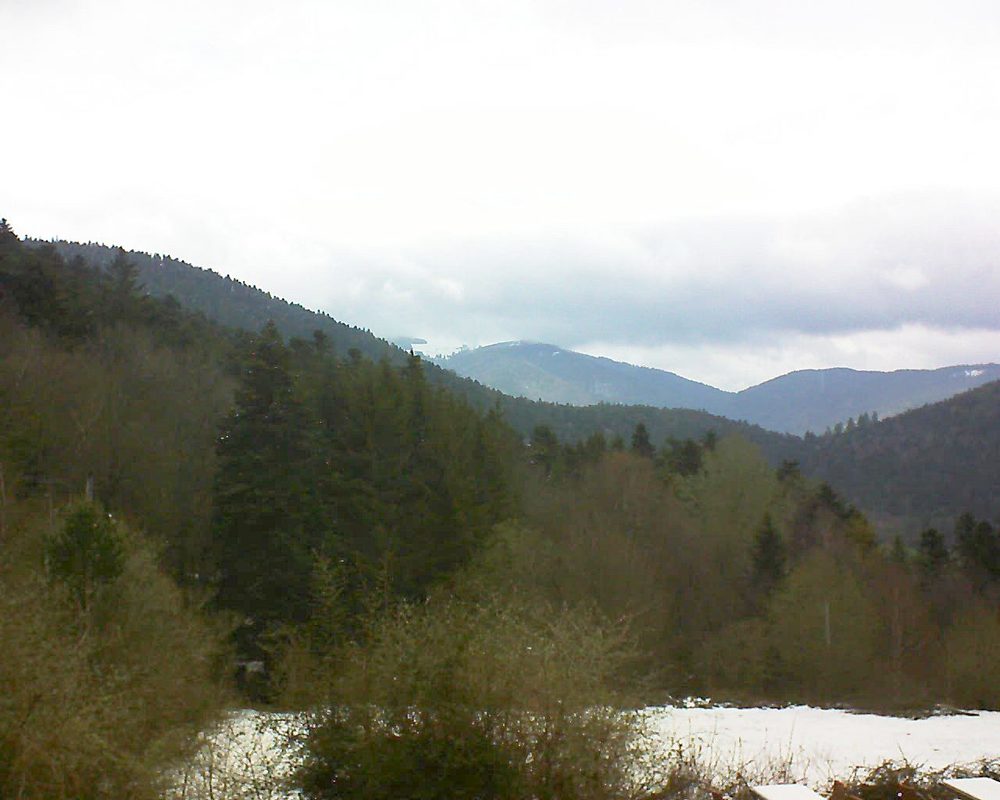 Le petit ballon vu depuis le Domaine Langmatt à Murbach le 05.04.2019 à 15:30 Le petit ballon (Alsace, Vosges) le 05.04.2019 à 15:30