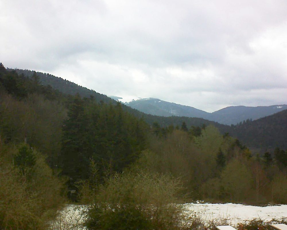 Le petit ballon vu depuis le Domaine Langmatt à Murbach le 05.04.2019 à 16:30 Le petit ballon (Alsace, Vosges) le 05.04.2019 à 16:30
