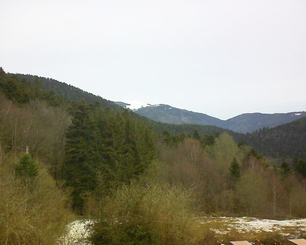 Le petit ballon vu depuis le Domaine Langmatt à Murbach le 06.04.2019 à 11:00 Le petit ballon (Alsace, Vosges) le 06.04.2019 à 11:00