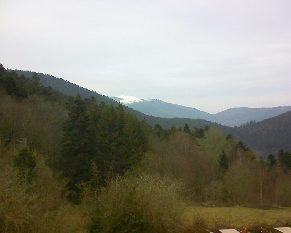 Le petit ballon vu depuis le Domaine Langmatt à Murbach le 06.04.2019 à 15:00 Le petit ballon (Alsace, Vosges) le 06.04.2019 à 15:00