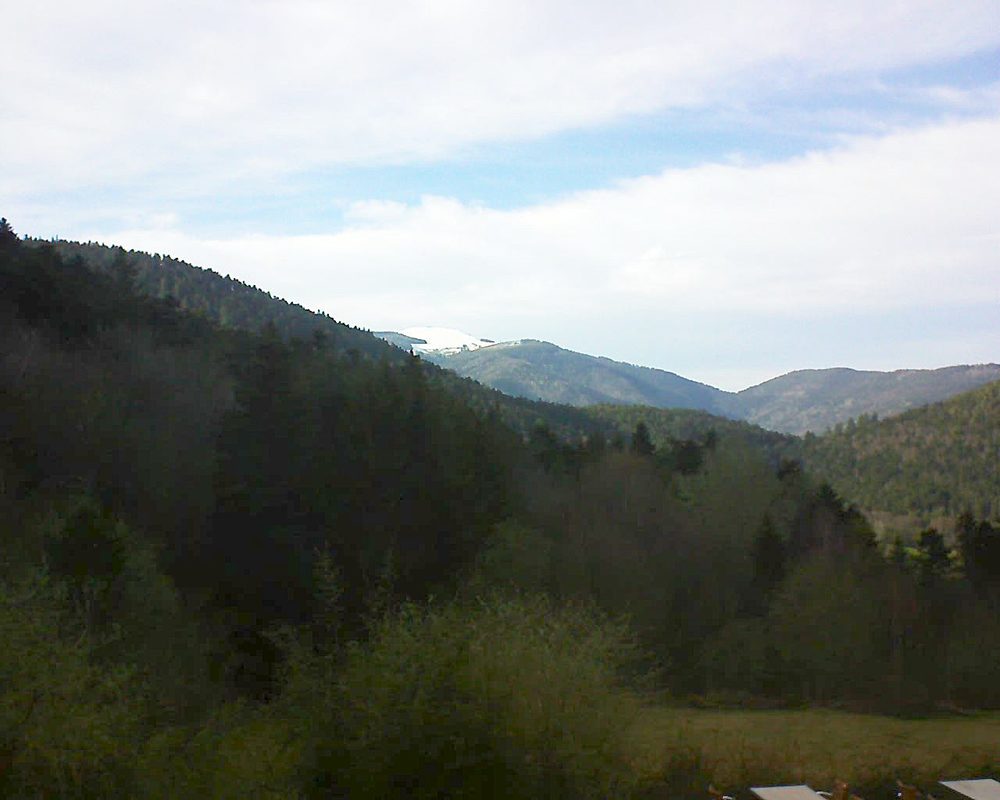 Le petit ballon vu depuis le Domaine Langmatt à Murbach le 06.04.2019 à 18:00 Le petit ballon (Alsace, Vosges) le 06.04.2019 à 18:00