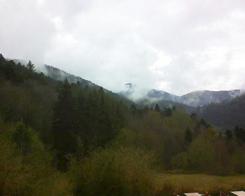 Le petit ballon vu depuis le Domaine Langmatt à Murbach le 09.04.2019 à 15:30 Le petit ballon (Alsace, Vosges) le 09.04.2019 à 15:30