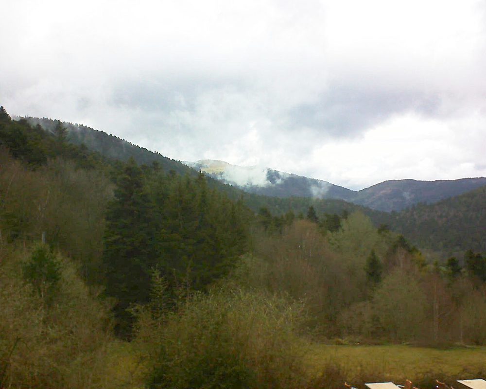 Le petit ballon vu depuis le Domaine Langmatt à Murbach le 09.04.2019 à 15:45 Le petit ballon (Alsace, Vosges) le 09.04.2019 à 15:45