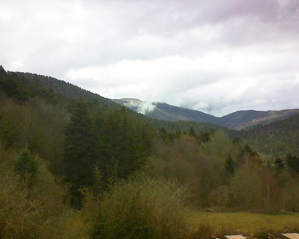 Le petit ballon vu depuis le Domaine Langmatt à Murbach le 09.04.2019 à 16:00 Le petit ballon (Alsace, Vosges) le 09.04.2019 à 16:00
