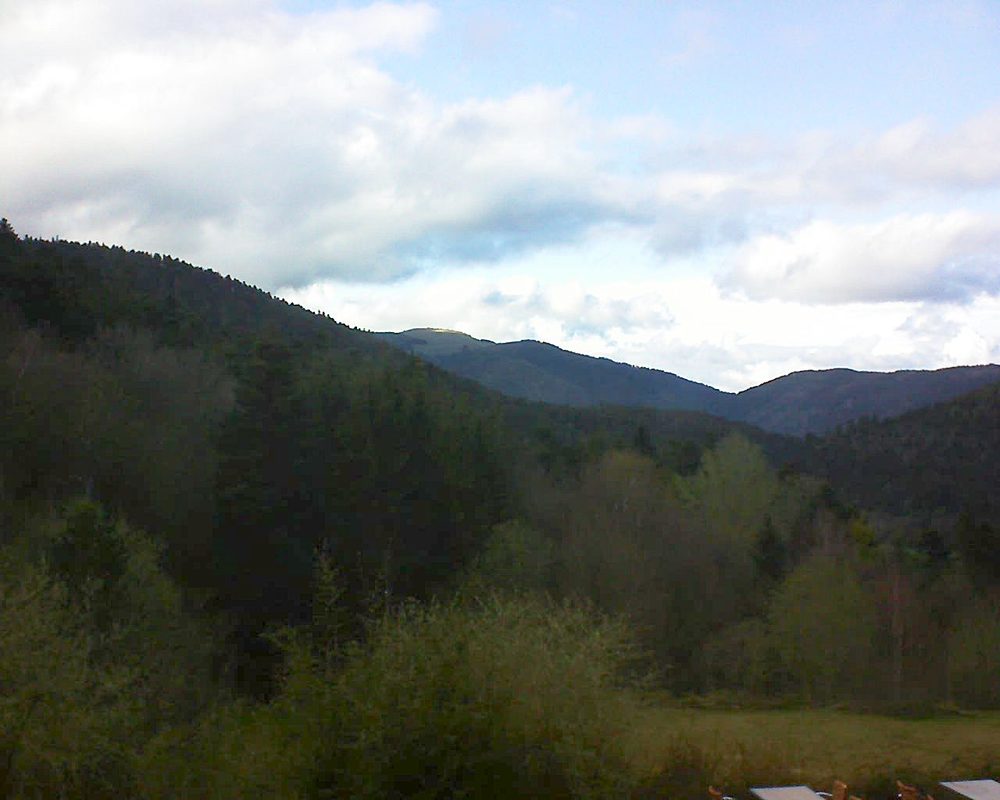 Le petit ballon vu depuis le Domaine Langmatt à Murbach le 09.04.2019 à 18:00 Le petit ballon (Alsace, Vosges) le 09.04.2019 à 18:00