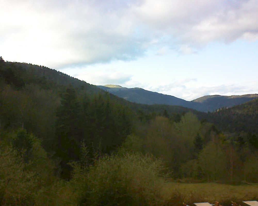 Le petit ballon vu depuis le Domaine Langmatt à Murbach le 09.04.2019 à 18:45 Le petit ballon (Alsace, Vosges) le 09.04.2019 à 18:45