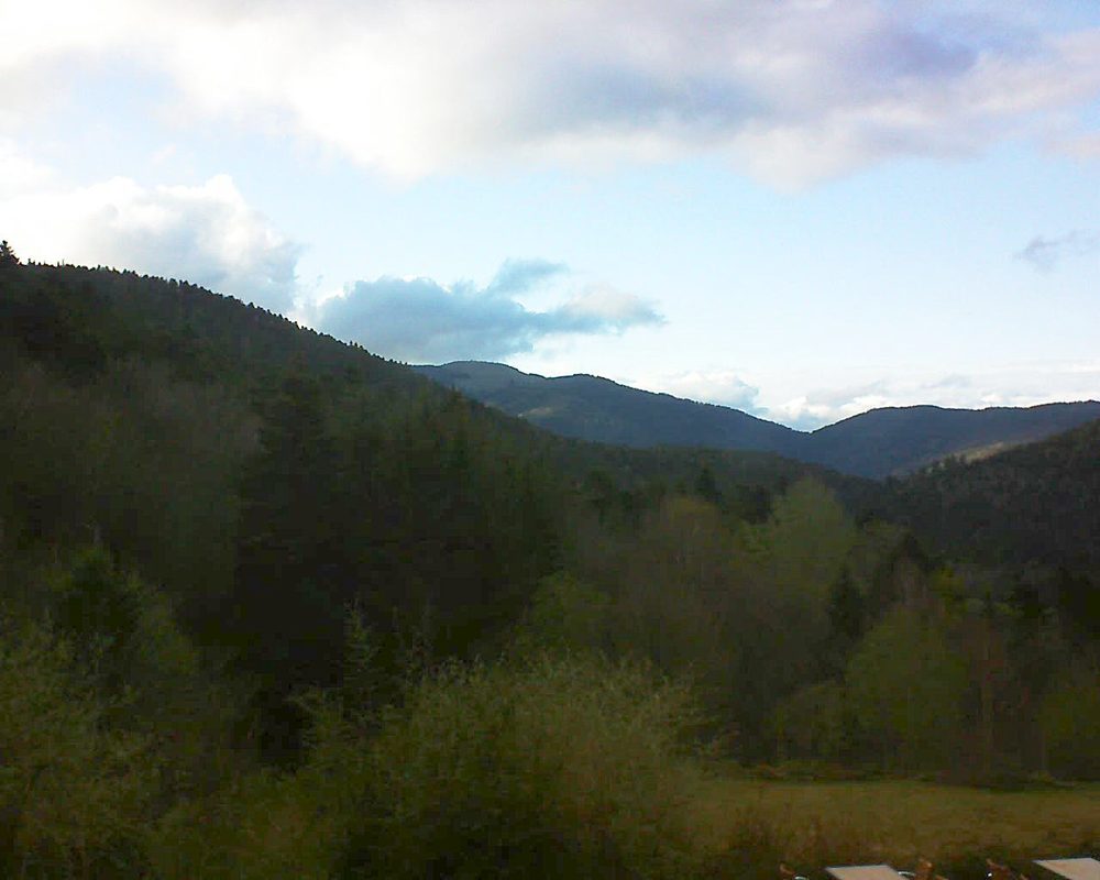 Le petit ballon vu depuis le Domaine Langmatt à Murbach le 09.04.2019 à 19:00 Le petit ballon (Alsace, Vosges) le 09.04.2019 à 19:00