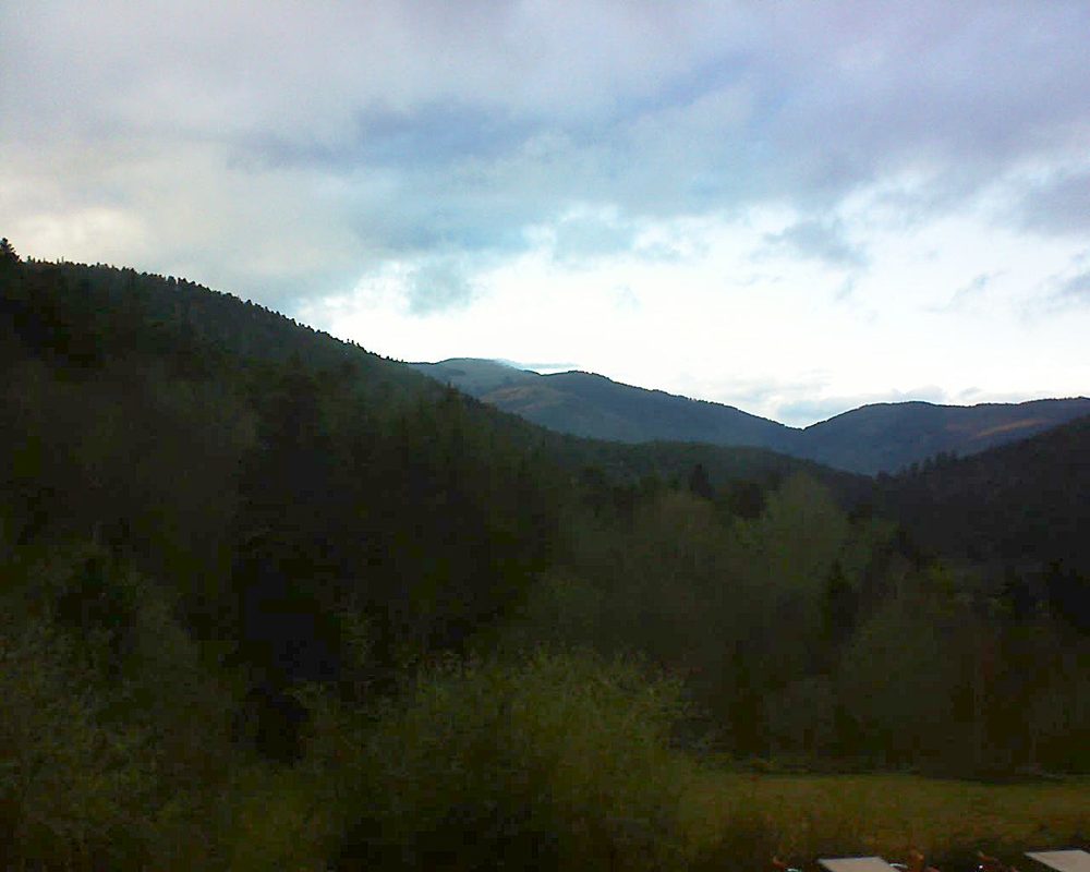 Le petit ballon vu depuis le Domaine Langmatt à Murbach le 09.04.2019 à 19:30 Le petit ballon (Alsace, Vosges) le 09.04.2019 à 19:30