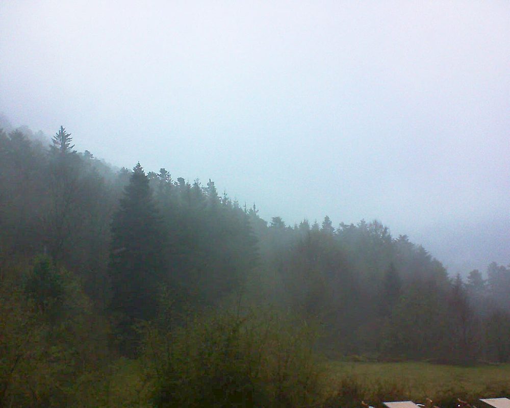 Le petit ballon vu depuis le Domaine Langmatt à Murbach le 10.04.2019 à 18:45 Le petit ballon (Alsace, Vosges) le 10.04.2019 à 18:45