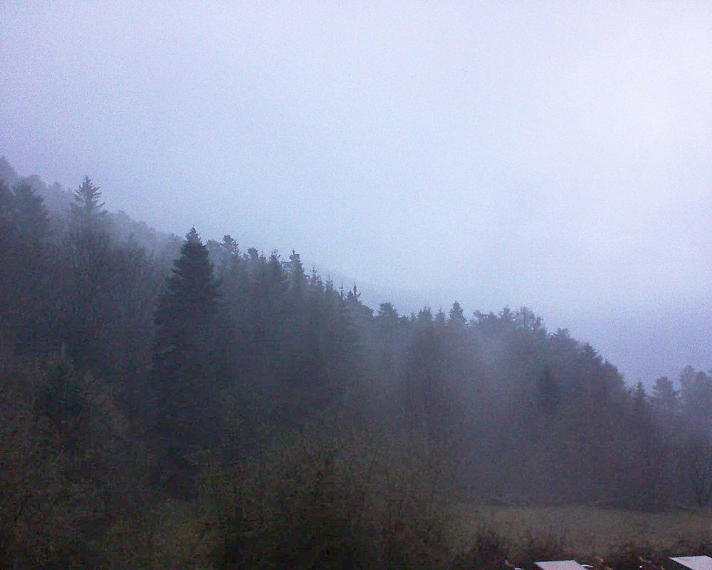 Le petit ballon vu depuis le Domaine Langmatt à Murbach le 10.04.2019 à 19:30 Le petit ballon (Alsace, Vosges) le 10.04.2019 à 19:30