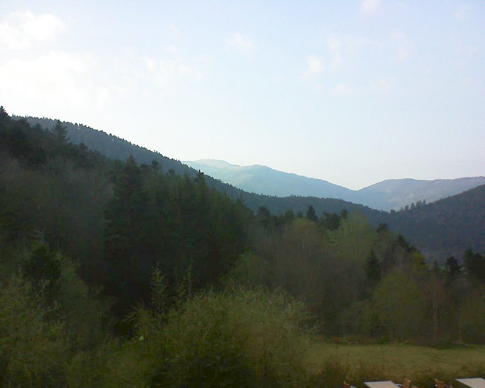 Le petit ballon vu depuis le Domaine Langmatt à Murbach le 11.04.2019 à 19:00 Le petit ballon (Alsace, Vosges) le 11.04.2019 à 19:00