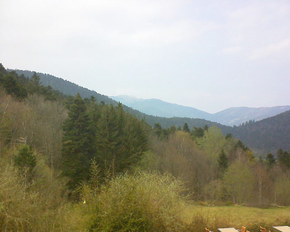 Le petit ballon vu depuis le Domaine Langmatt à Murbach le 12.04.2019 à 15:15 Le petit ballon (Alsace, Vosges) le 12.04.2019 à 15:15